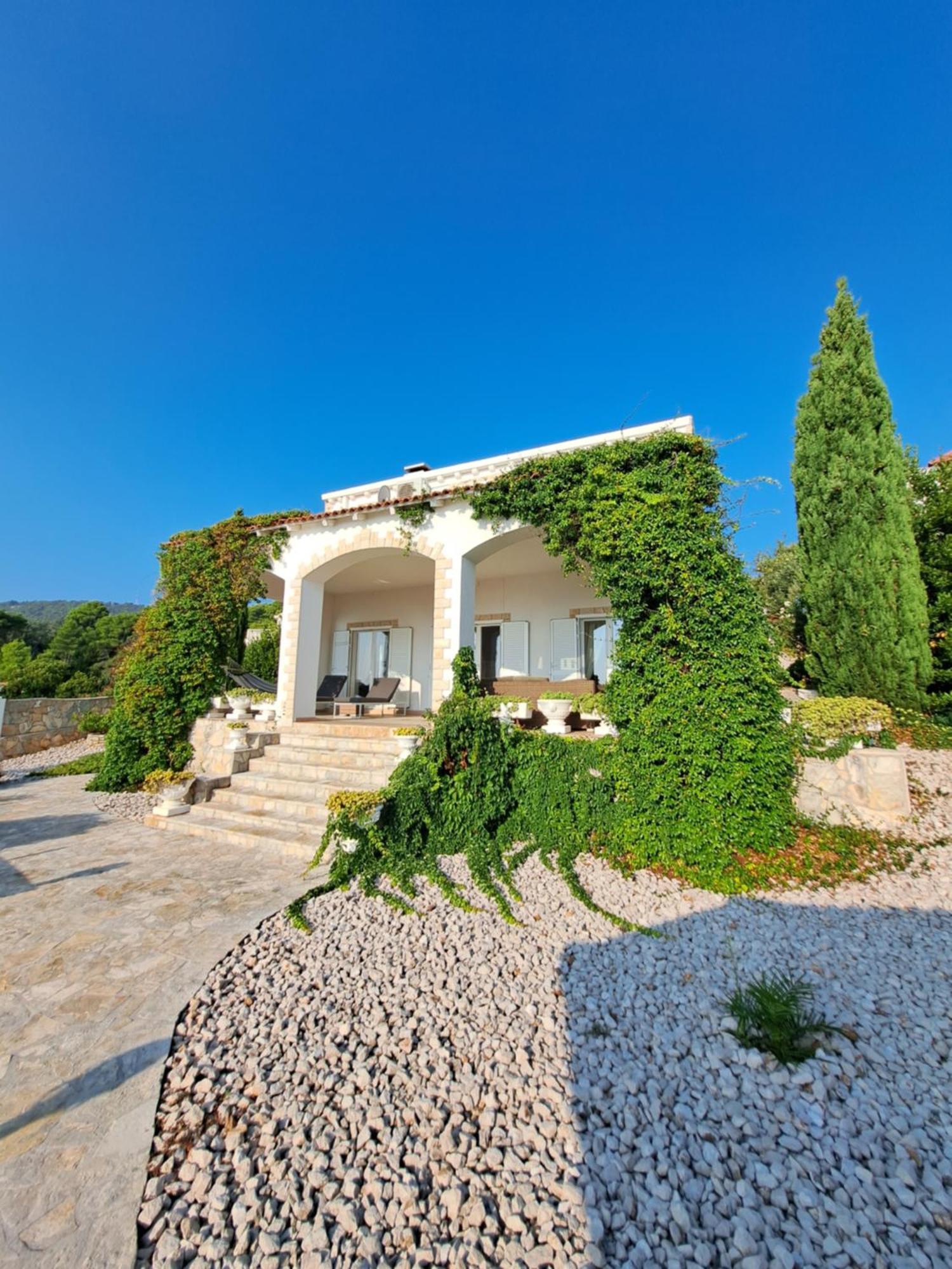 Villa Ensoleillee Solta Kroatien Stomorska Exterior photo